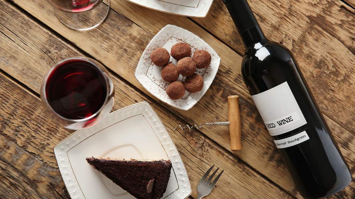 Какие вина сочетаются с шоколадом: список вин, виды шоколада