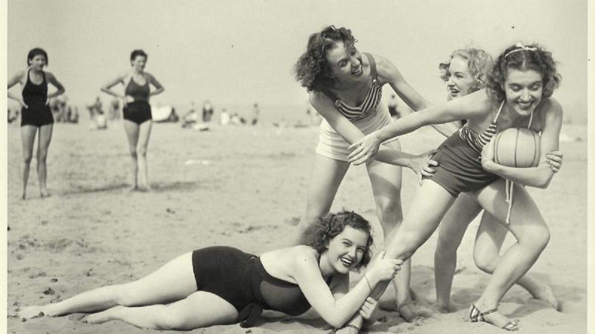 В чем плавали женщины в 30-х годах - фото