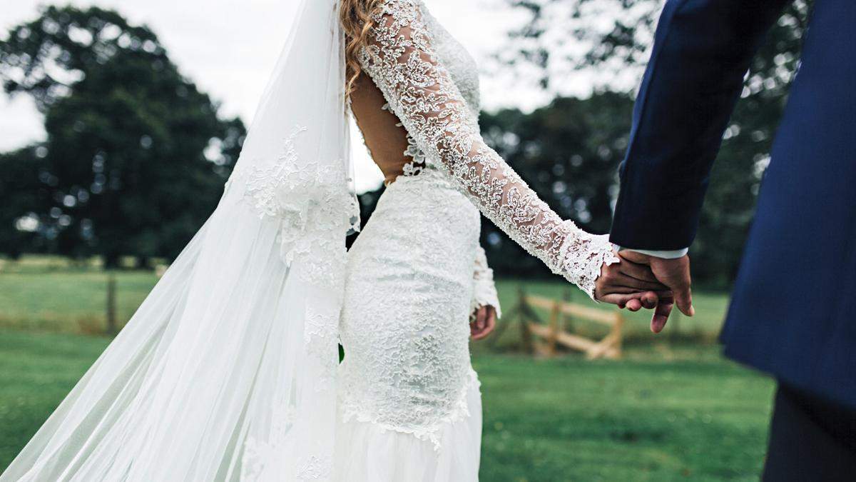 Фотограф шокировала гостей на свадьбе: она вспомнила бывшую жениха