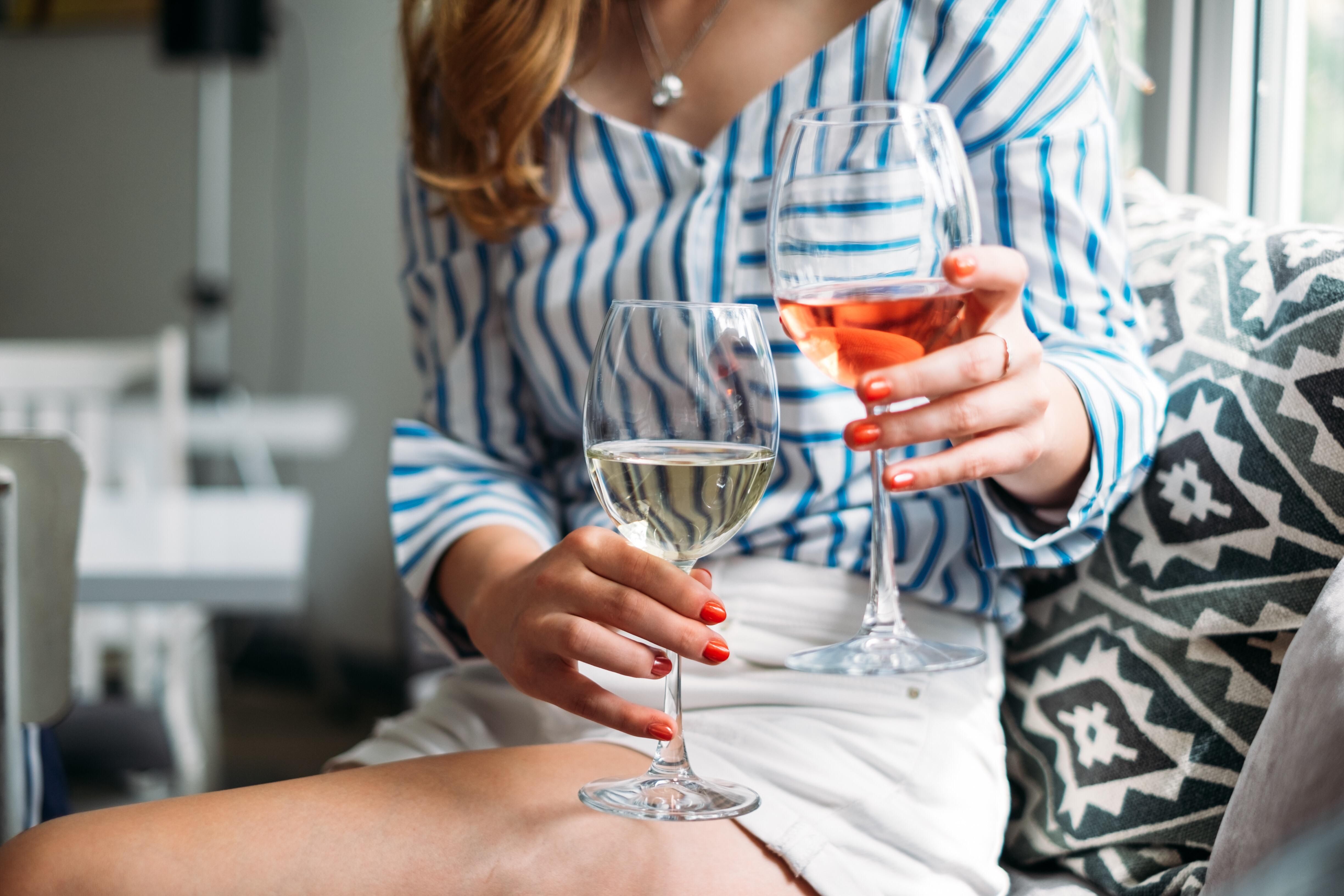 Сухие вина: типы, вкус, особенности, отличия от полусладких и полусухих вин