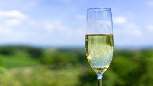 День народження шампанського: 10 цікавих фактів про ігристий напій