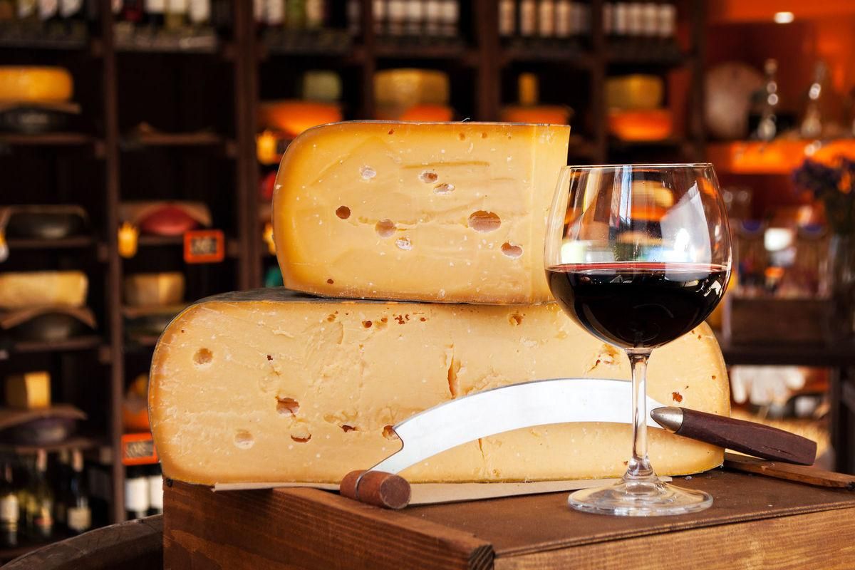 Как правильно сочетать вино и сыр: советы, комбинации