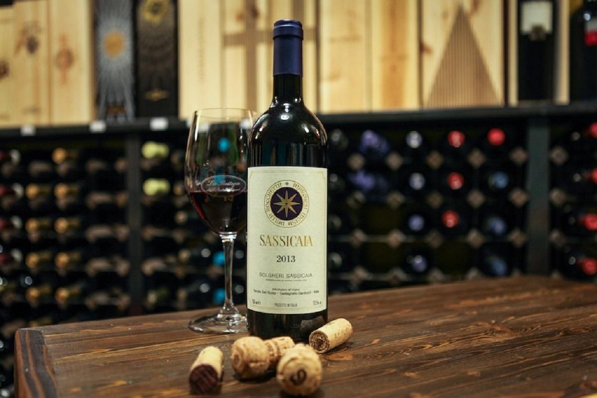 В Италии изъяли свыше 6000 бутылок ненастоящего Sassicaia В Италии изъяли свыше 6000 бутылок ненастоящего Sassicaia