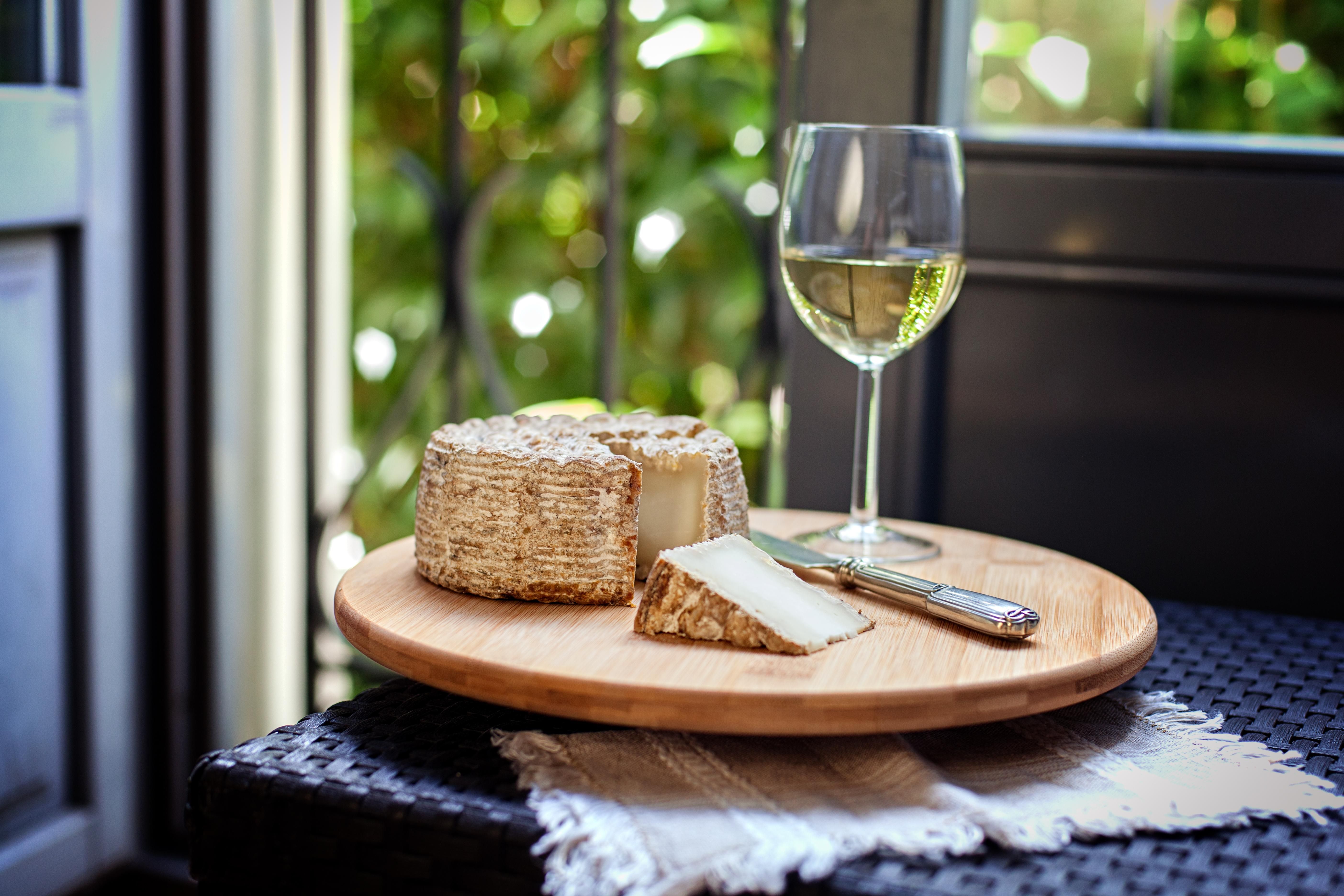 Тандем вина і сиру: нові цікаві поєднання Тандем вина і сиру: нові цікаві поєднання