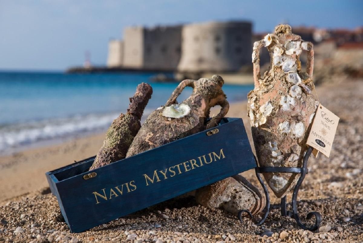 Підводна виноробня: де і як можна скуштувати вино прямісінько з морського дна Підводна виноробня: де і як можна скуштувати вино прямісінько з морського дна