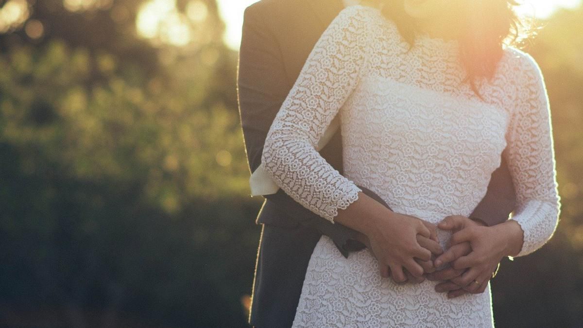 Знижує тиск: 5 наукових причин, чому вам потрібно частіше обійматися Знижує тиск: 5 наукових причин, чому вам потрібно частіше обійматися