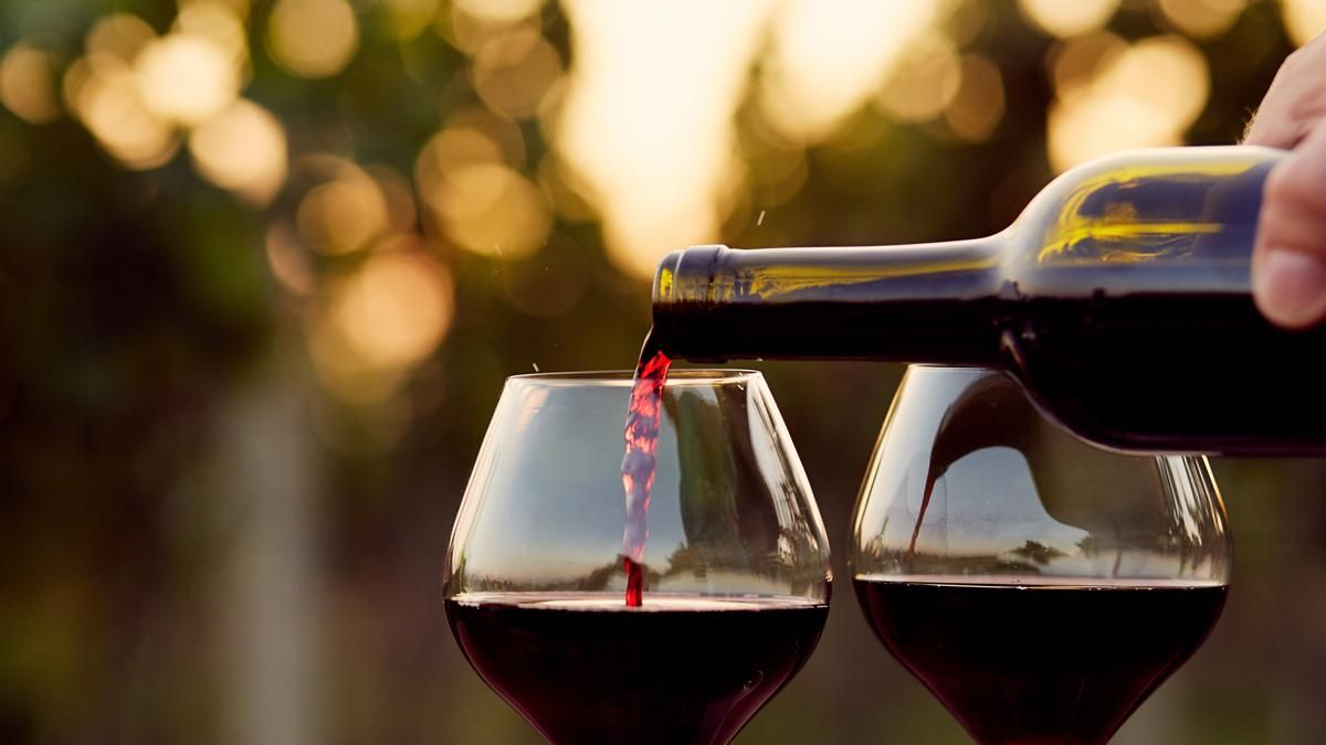 10 самых дорогих бутылок вина в мире