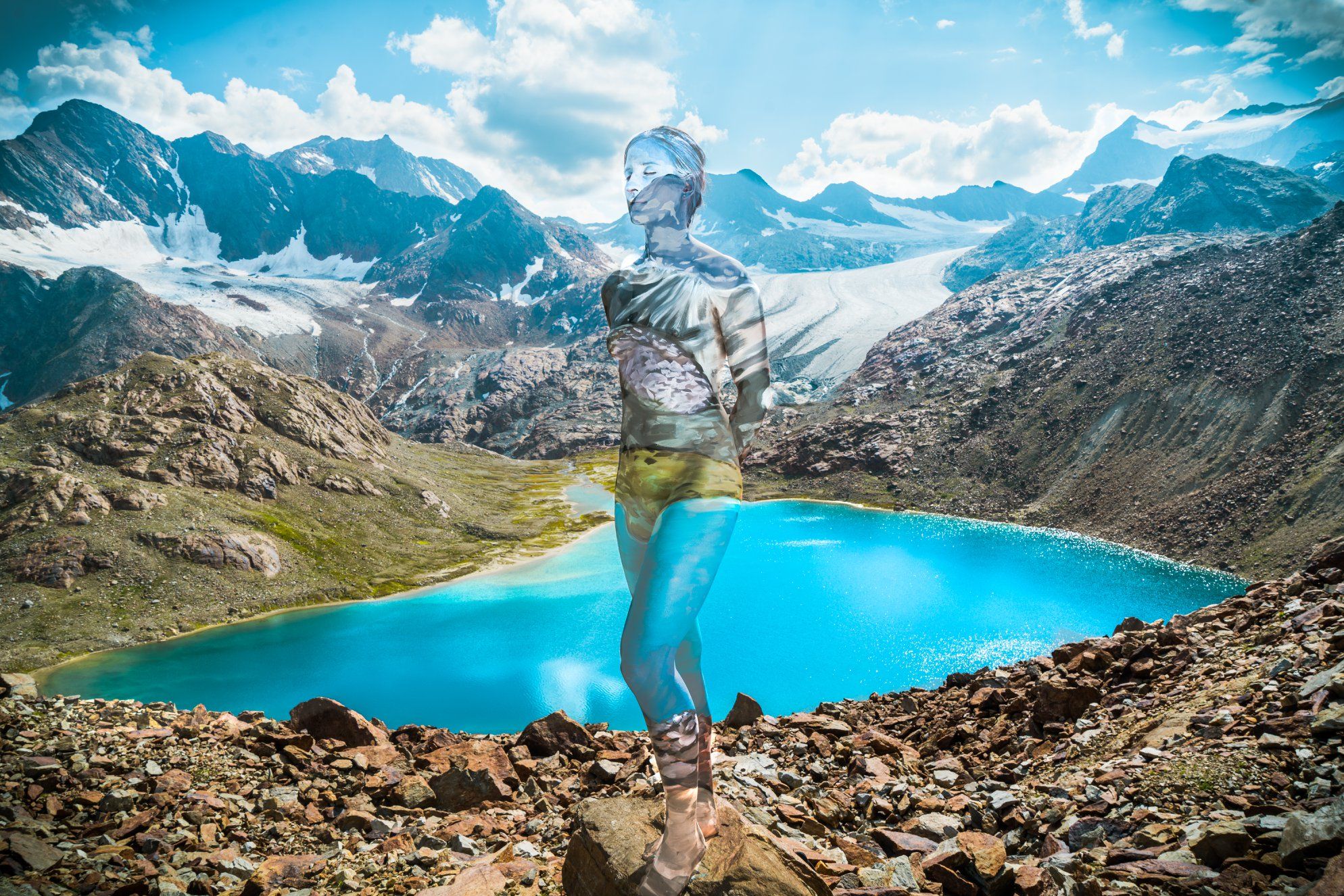 Люди зникають на картинах цієї художниці: вражаючий бодіарт – фото, відео Люди зникають на картинах цієї художниці: вражаючий бодіарт – фото, відео