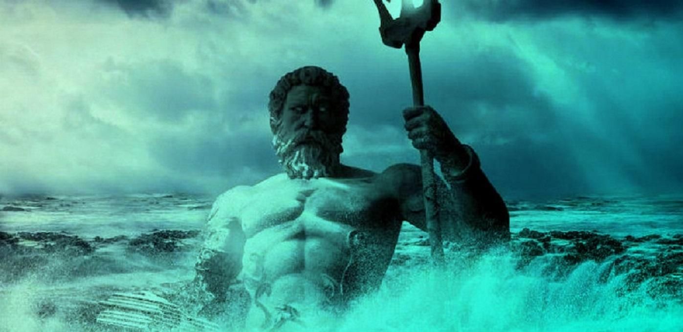 Сила природи: фотограф випадково зазняв хвилю, у якій видно обличчя Посейдона - дивовижне фото 