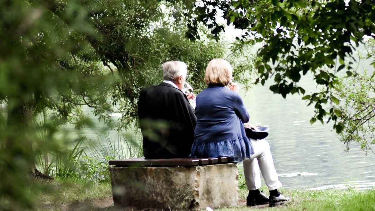 15 зворушливих фотографій бабусь і дідусів, які демонструють, що таке справжня любов