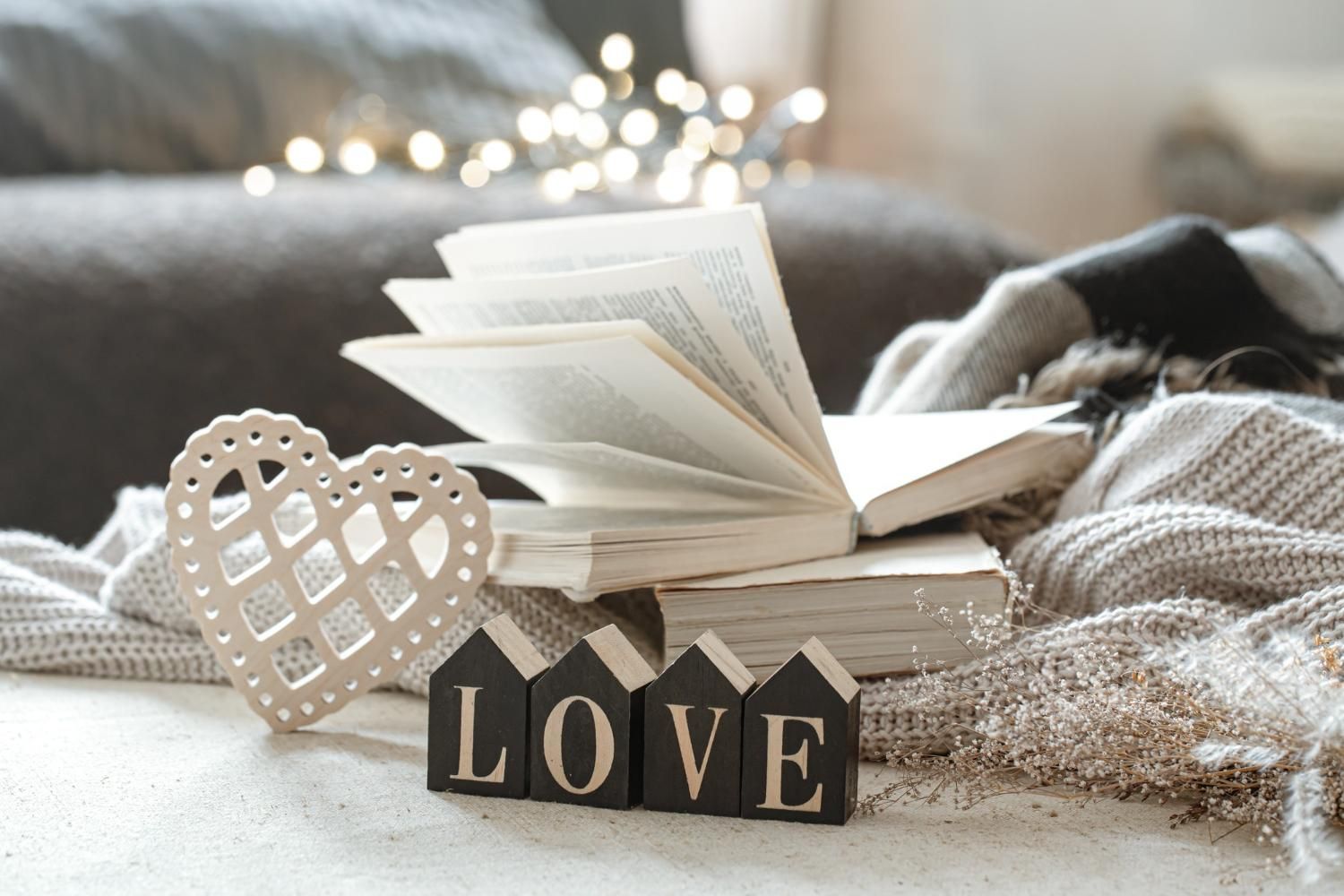 Читай і закохуйся: 5 книг про кохання, які варто прочитати кожному