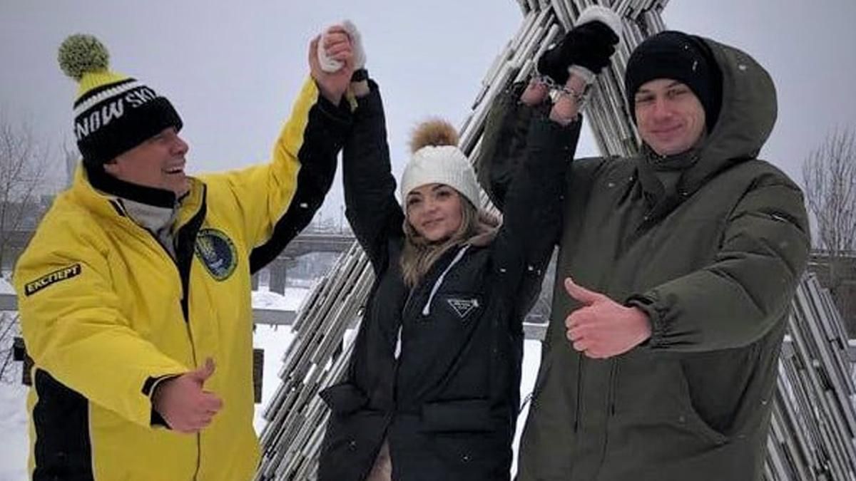 Закохані скували себе ланцюгом на День Валентина: вони житимуть так 3 місяці Закохані скували себе ланцюгом на День Валентина: вони житимуть так 3 місяці