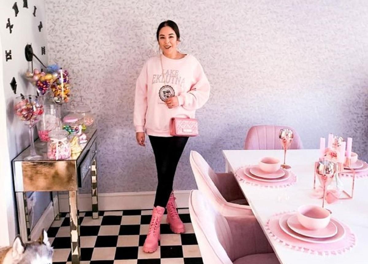 Пара перетворила свій дім на будиночок Барбі: все у рожевому кольорі - фото - Life