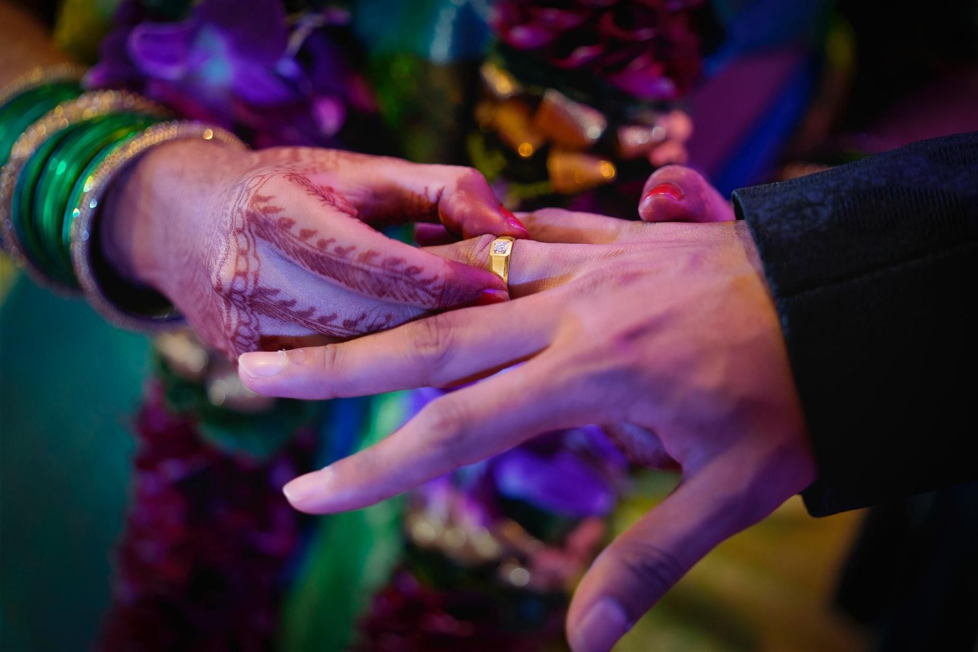 Муж помог жене выйти замуж за ее любовника Муж помог жене выйти замуж за ее любовника