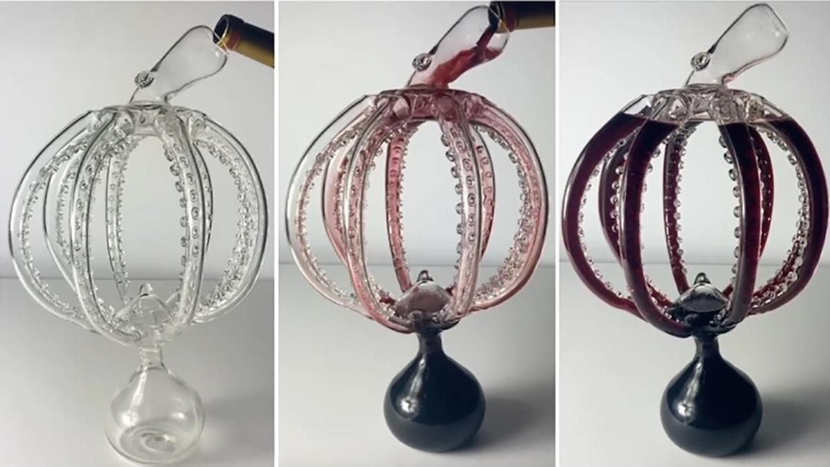 Неймовірний графин для вина у формі восьминога