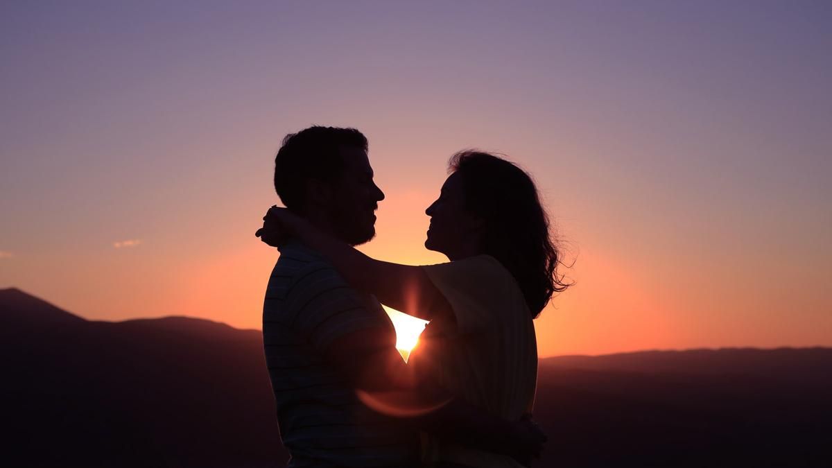 Вона цього не знала: жінка 2 роки зустрічалася із хлопцем, який виявився її подружкою Вона цього не знала: жінка 2 роки зустрічалася із хлопцем, який виявився її подружкою