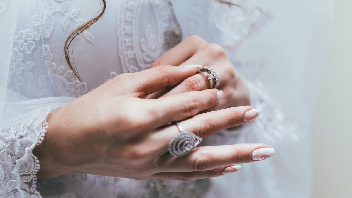 Пара ледь не розійшлася через невдалу обручку: все через діамант Пара ледь не розійшлася через невдалу обручку: все через діамант