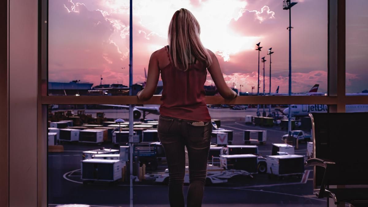 Девушка преодолела тысячи километров, чтобы признаться в любви: что ответил парень Девушка преодолела тысячи километров, чтобы признаться в любви: что ответил парень