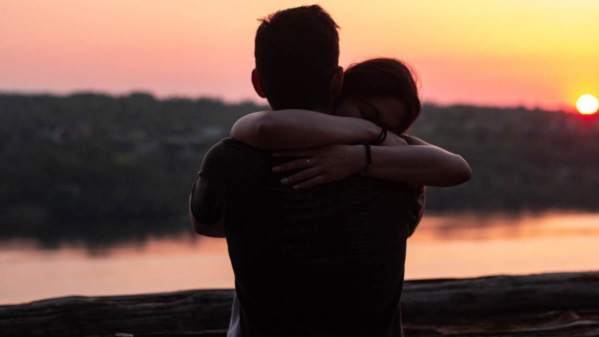 Американка обіймає людей за гроші: її розцінки здивують кожного Американка обіймає людей за гроші: її розцінки здивують кожного