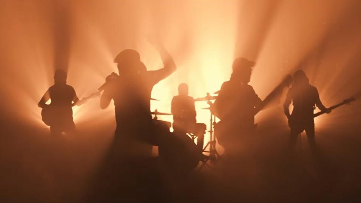 Какое вино выпускают легендарные AC / DC: рассказывает сомелье Какое вино выпускают легендарные AC / DC: рассказывает сомелье