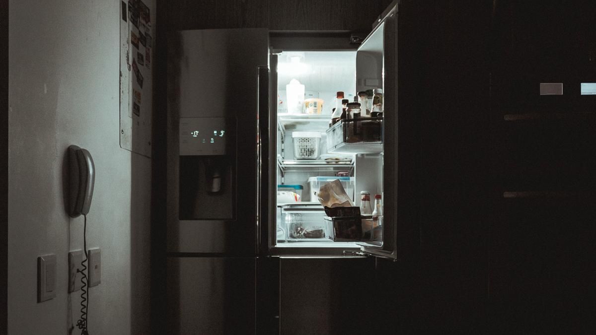 Жінка роками їла зіпсуту їжу через зламаний холодильник: вона про це не знала