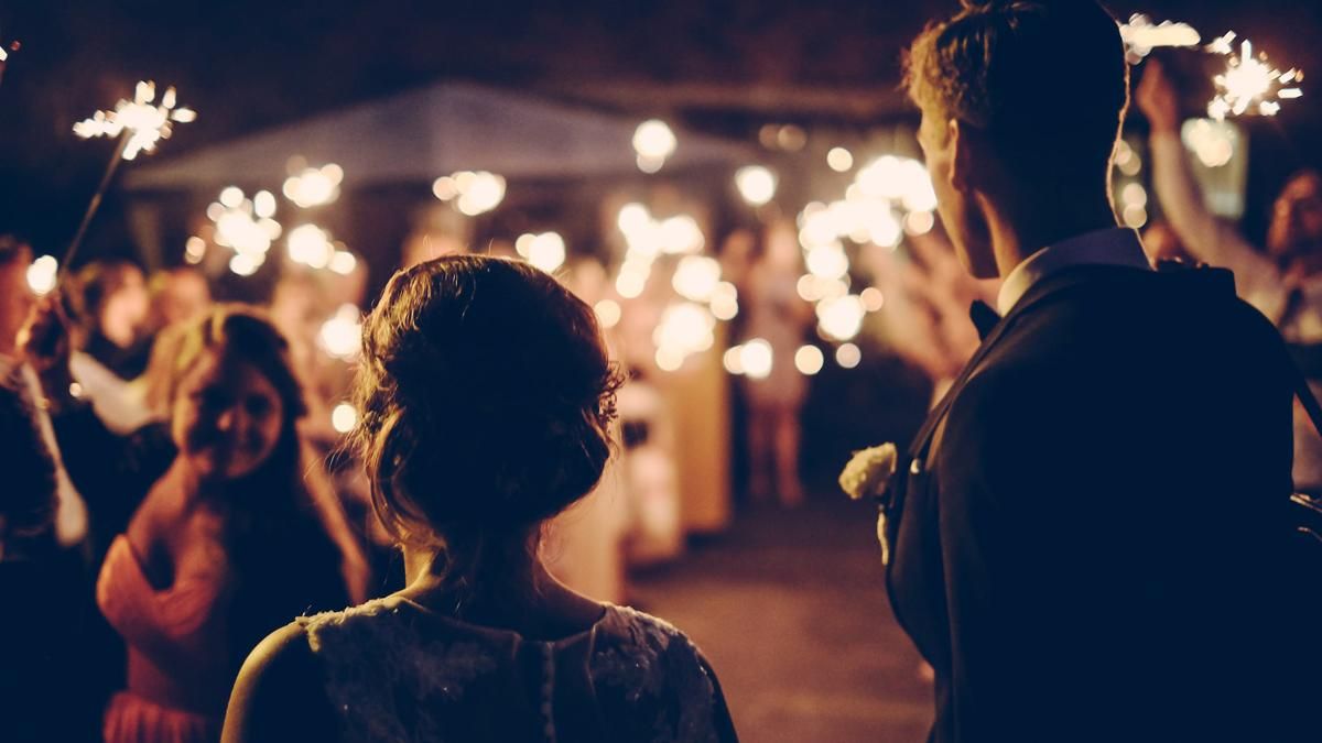 Пара удивила гостей странной просьбой перед свадьбой: что они хотели