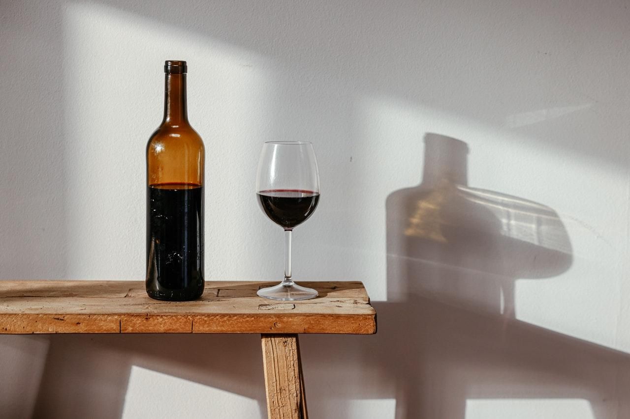 Чи справді келих вина на день – це корисно для організму 