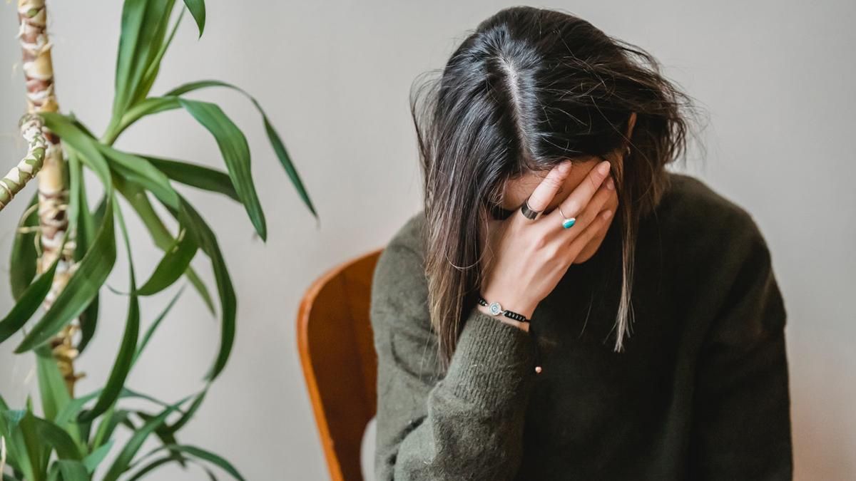 Мужчина напугал женщину на первом свидании: он принес прах матери Мужчина напугал женщину на первом свидании: он принес прах матери