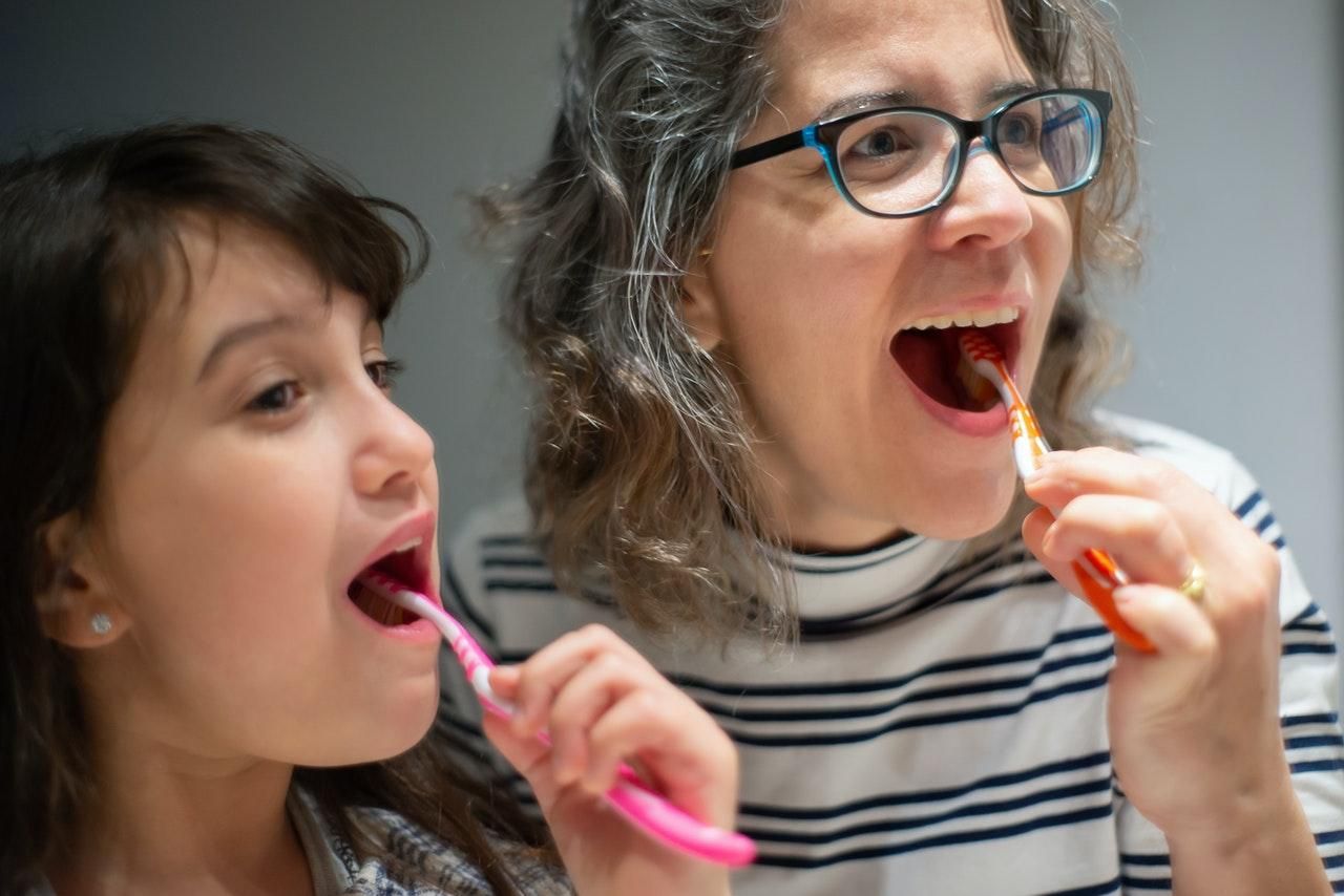 Чому важливо чистити зуби до сніданку: пояснення стоматологині - Life