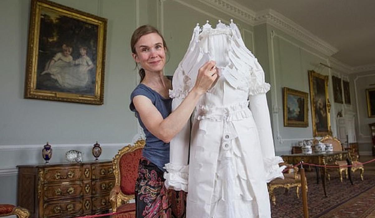 Надихнулась серіалом: майстриня створює неймовірні паперові костюми - Life Надихнулась серіалом: майстриня створює неймовірні паперові костюми - Life