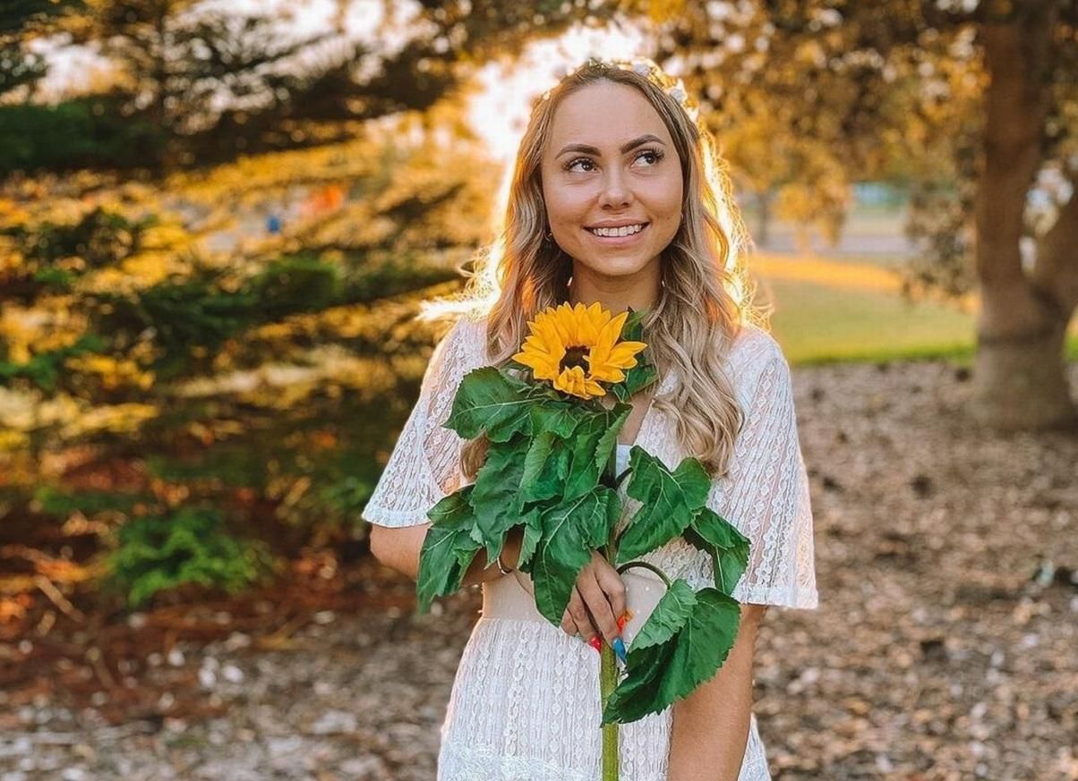 З обітницею та обручкою: самотня вчителька одружилась сама з собою - Life З обітницею та обручкою: самотня вчителька одружилась сама з собою - Life