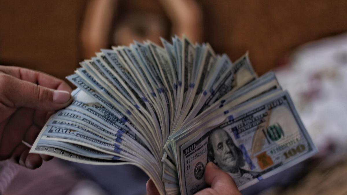 Персонал едва не потерял сознание от чаевых, которые оставил клиент: какая сумма Персонал едва не потерял сознание от чаевых, которые оставил клиент: какая сумма