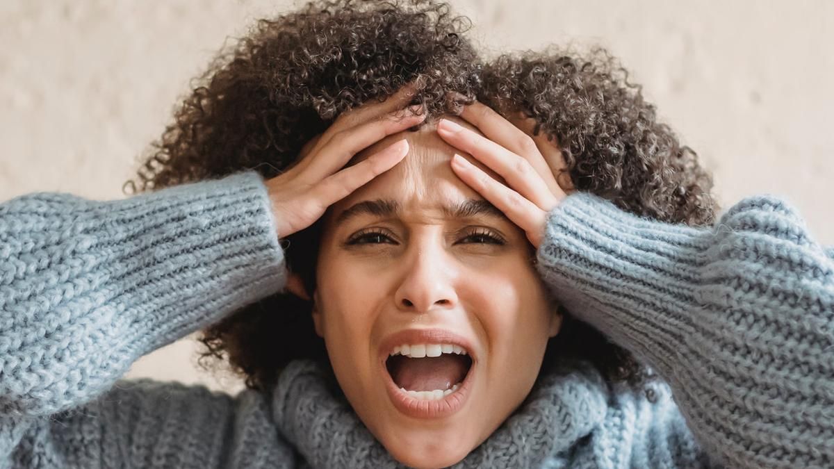 Девушка набросилась на незнакомца в супермаркете: что он сделал Девушка набросилась на незнакомца в супермаркете: что он сделал