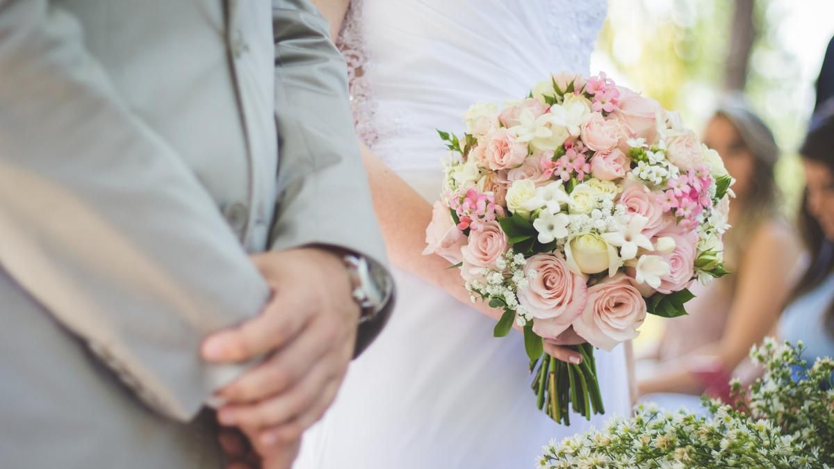 Невеста не пригласила свою маму на свадьбу: в чем причина