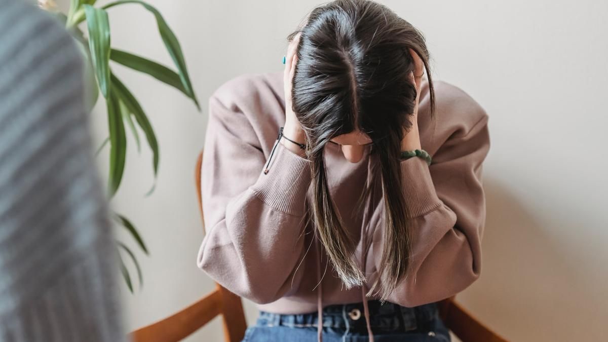 Хлопець довів кохану до істерики через звичайний фільм: що він зробив Хлопець довів кохану до істерики через звичайний фільм: що він зробив