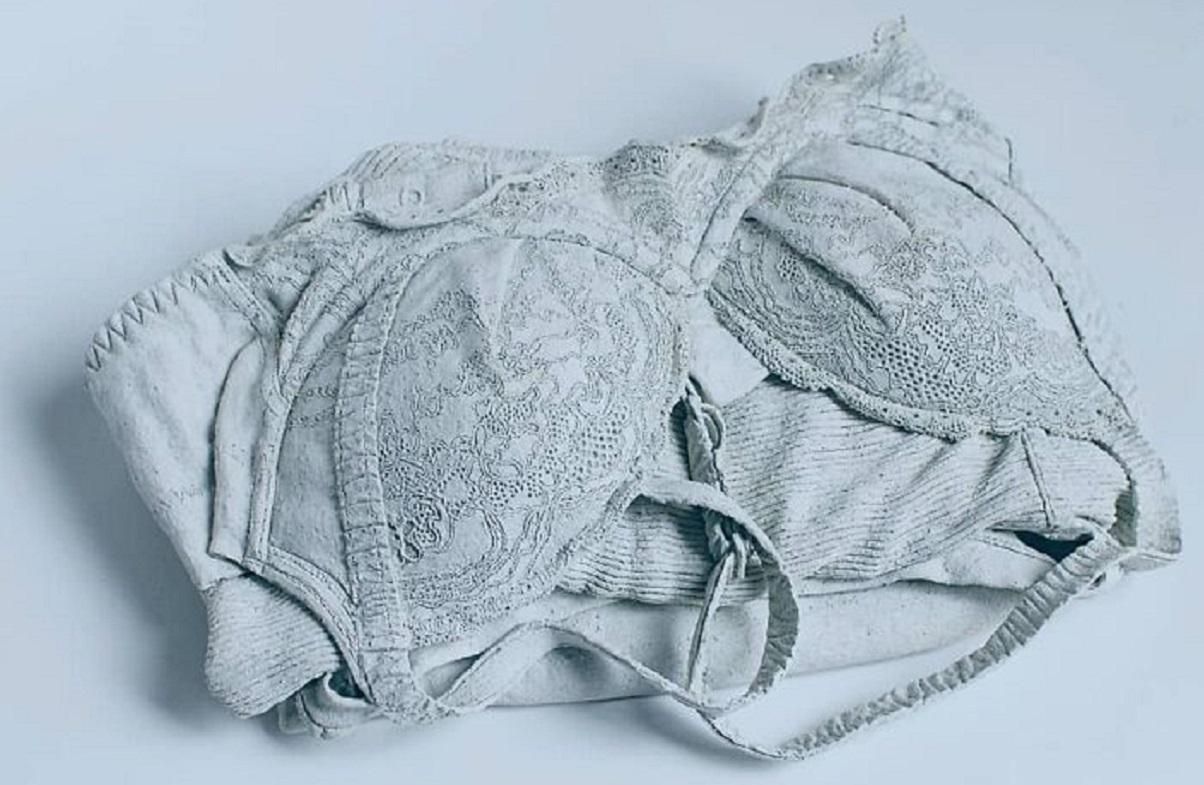 Цей одяг не вдягнеш: японка створює гіперреалістичну білизну зі звичайної глини - Life Цей одяг не вдягнеш: японка створює гіперреалістичну білизну зі звичайної глини - Life