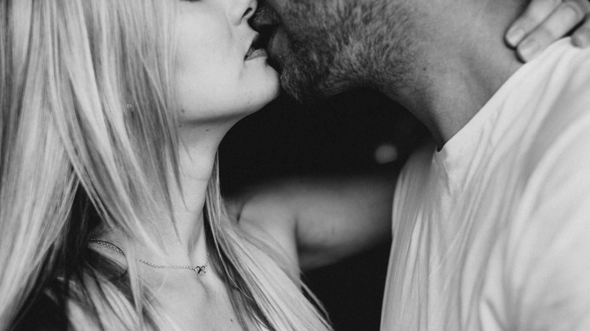 Дівчина дозволила своєму хлопцю зраджувати їй: в чому причина - Life Дівчина дозволила своєму хлопцю зраджувати їй: в чому причина - Life