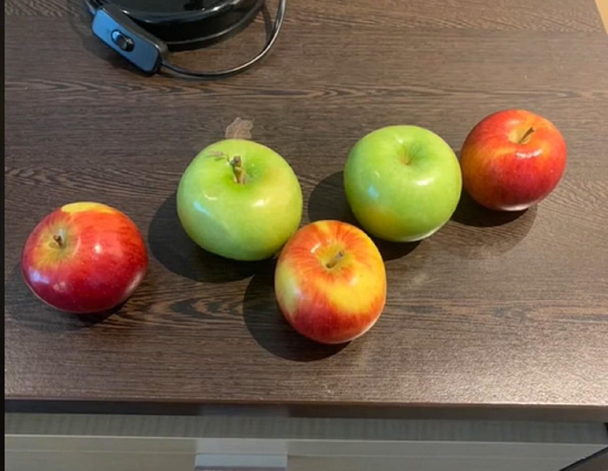 Чоловік здивував працівник готелю проханням: для чого йому 5 яблук - Life