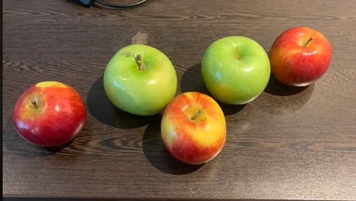 Мужчина удивил работников отеля просьбой: для чего ему 5 яблок