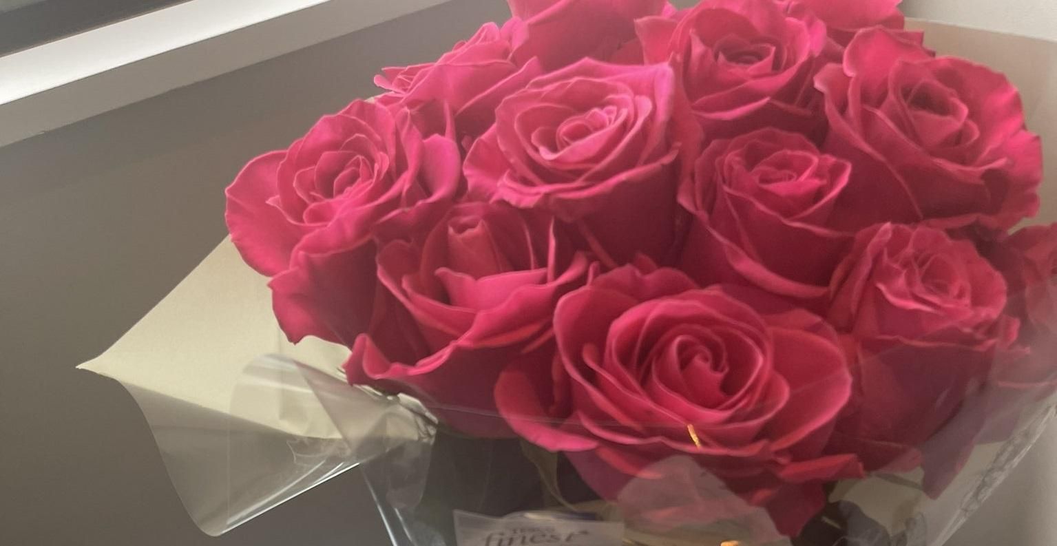 Хлопець зробив дівчині дивний подарунок на знак вибачення: у мережі його осоромили - Life Хлопець зробив дівчині дивний подарунок на знак вибачення: у мережі його осоромили - Life