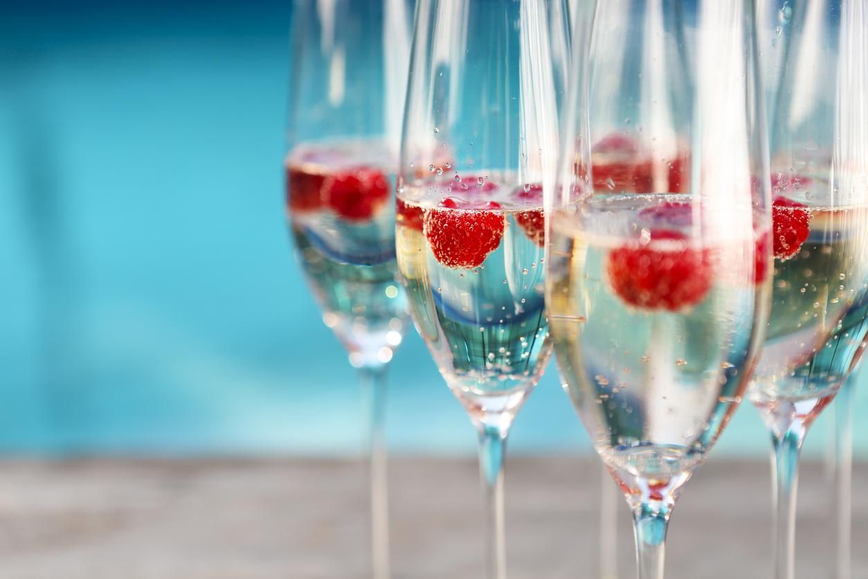 Спогади про літо: ігристі вина SHABO Special Edition і сезонні фрукти - Life Спогади про літо: ігристі вина SHABO Special Edition і сезонні фрукти - Life