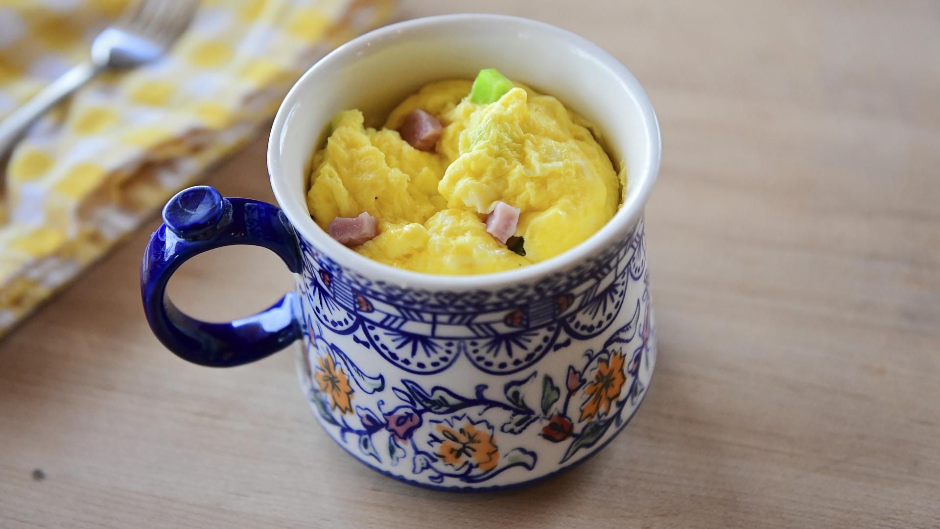 Легкий рецепт омлету в мікрохвильовці від відомого шеф-кухаря: готується всього 3 хвилини - Life Легкий рецепт омлету в мікрохвильовці від відомого шеф-кухаря: готується всього 3 хвилини - Life