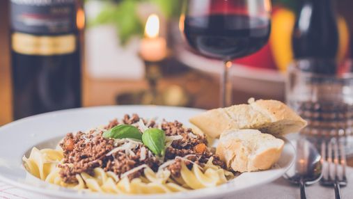 Бездоганна італійська вечеря: як найкраще поєднати пасту та вино
