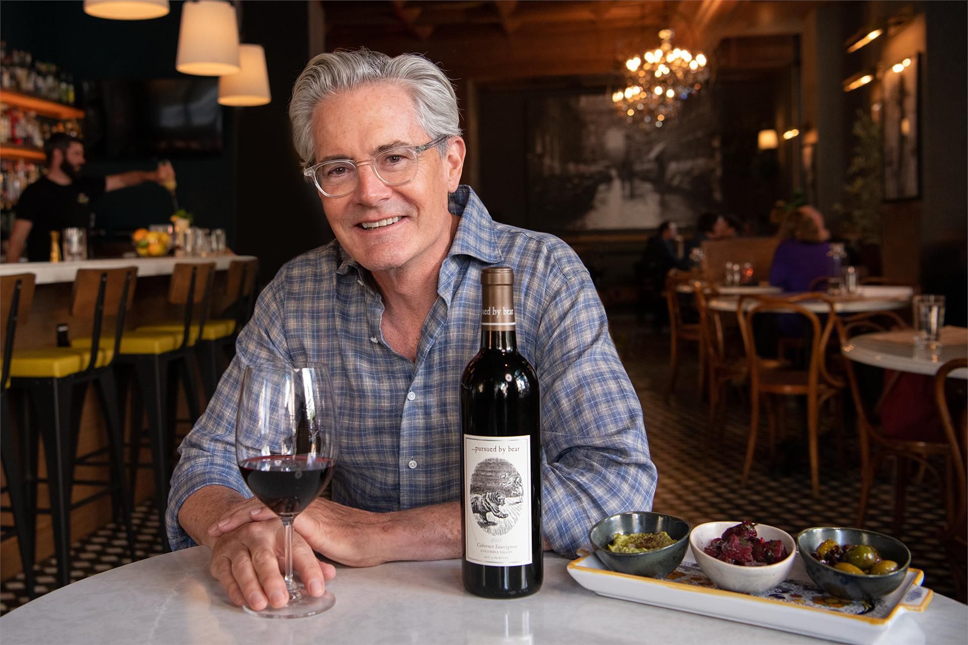 Как звезда сериала "Твин пикс" начал делать собственное вино и при чем здесь медведи - Life Как звезда сериала "Твин пикс" начал делать собственное вино и при чем здесь медведи - Life