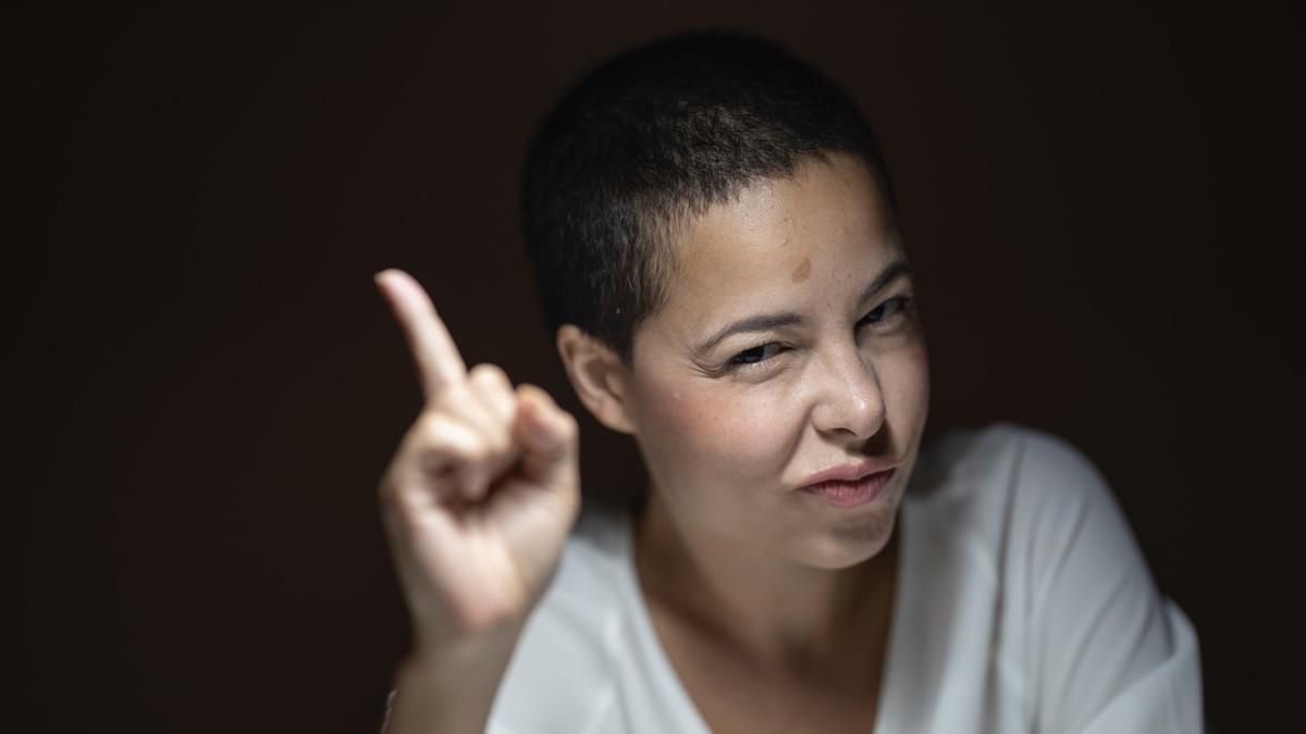 Дітей не запросили на свято через колір волосся: мама завдала удар у відповідь Дітей не запросили на свято через колір волосся: мама завдала удар у відповідь