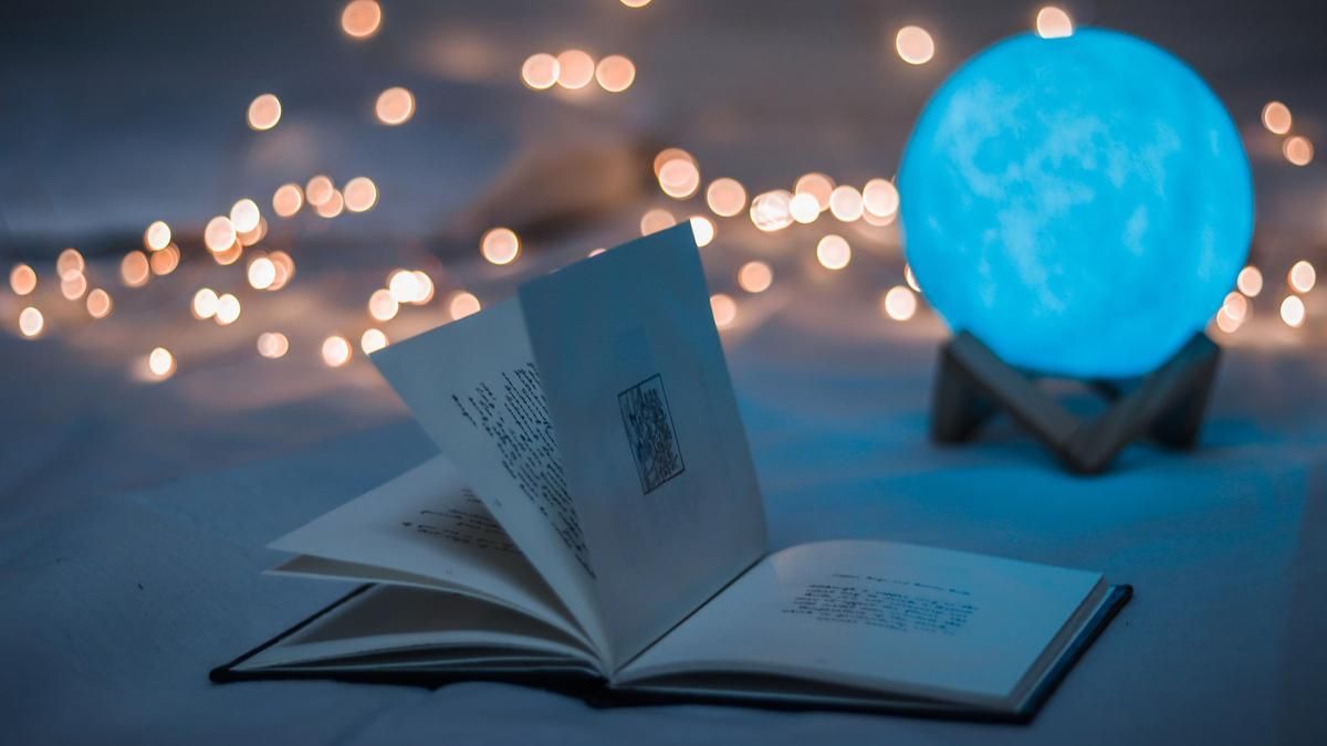 5 книг, которые стоит подарить на Новый год - Life