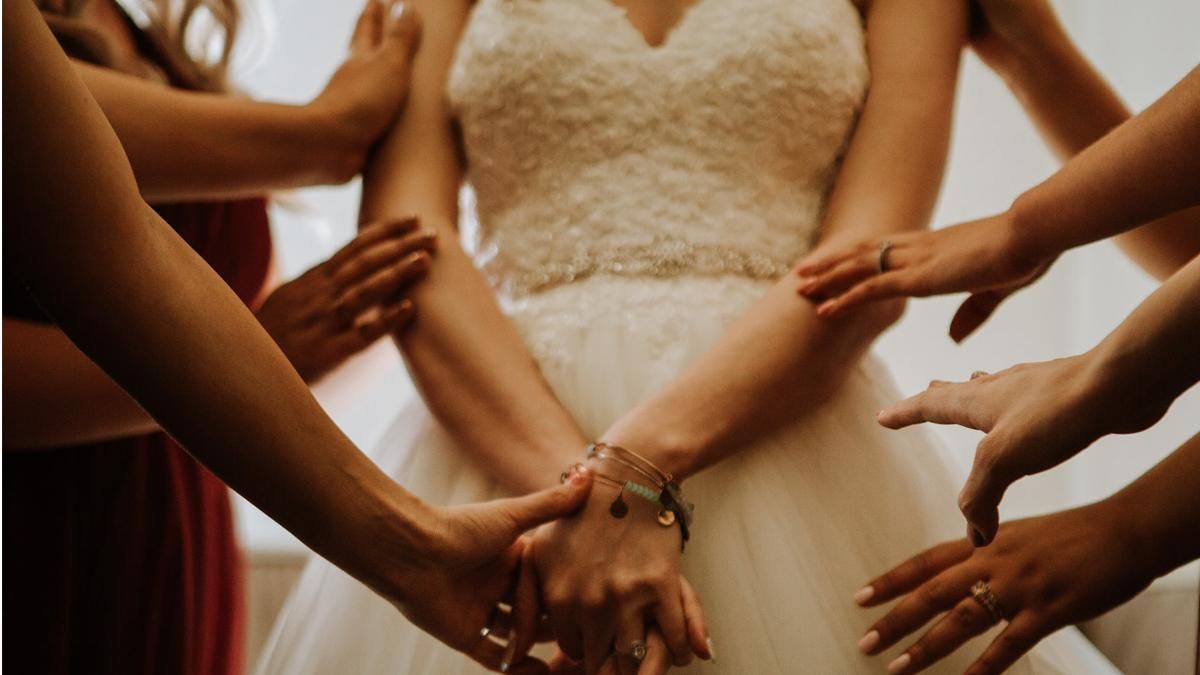 Дружка намагалася звабити нареченого: вона гірко пошкодувала - Life Дружка намагалася звабити нареченого: вона гірко пошкодувала - Life