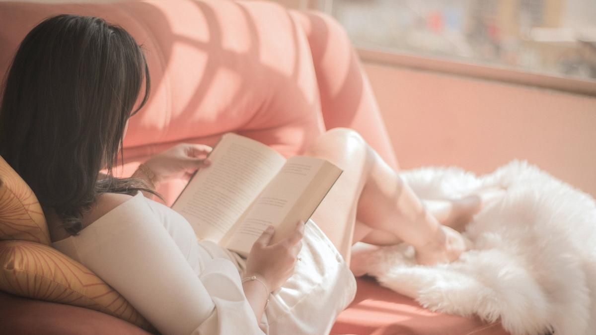 Тінь кота на столику в кав'ярні: 5 книг, які допоможуть стати собою - Life Тінь кота на столику в кав'ярні: 5 книг, які допоможуть стати собою - Life