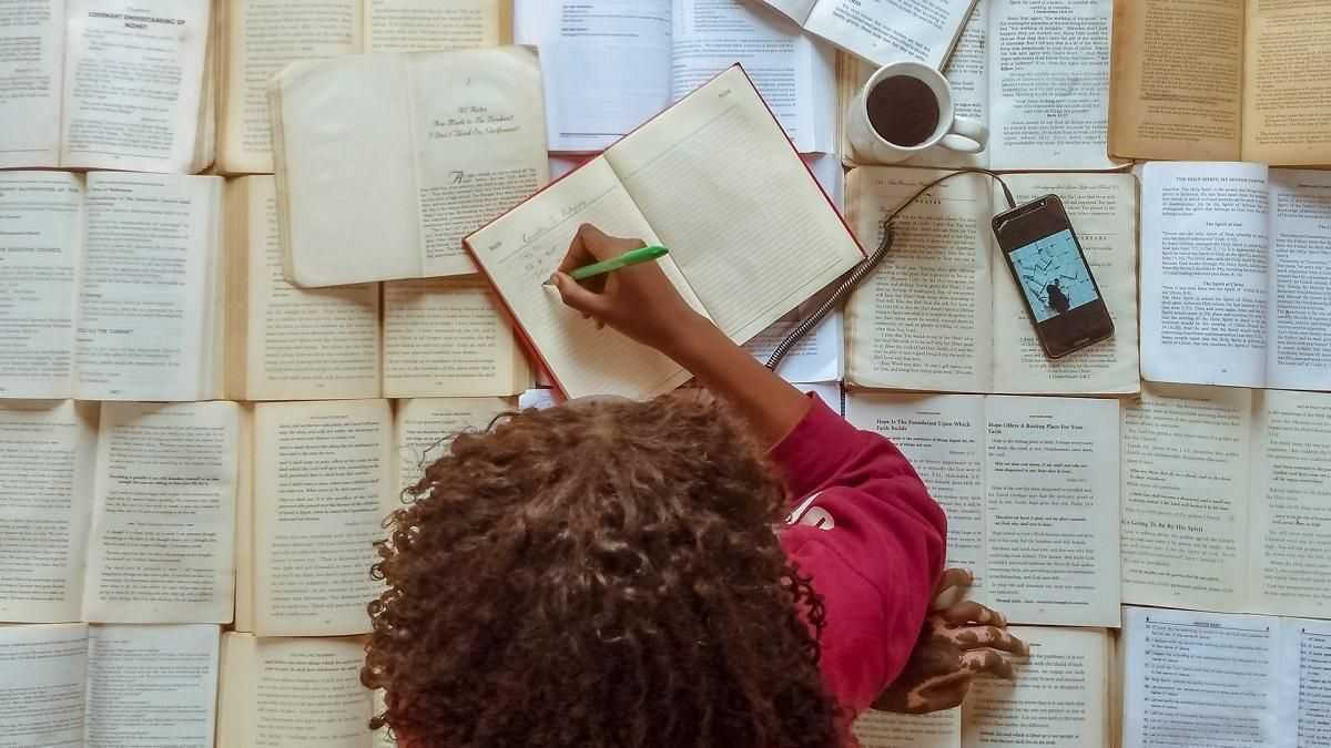 Як почати новий рік: топ 5 книг, які надихають на зміни - Life Як почати новий рік: топ 5 книг, які надихають на зміни - Life