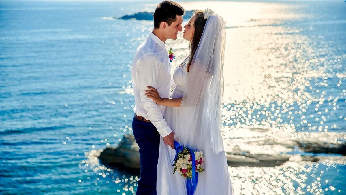 Хлопець запросив друзів у весільну подорож: наречена розлючена - Life Хлопець запросив друзів у весільну подорож: наречена розлючена - Life